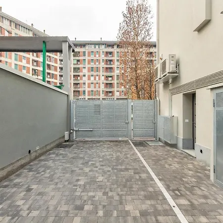 Alessia'S Building- Affori Fn-2